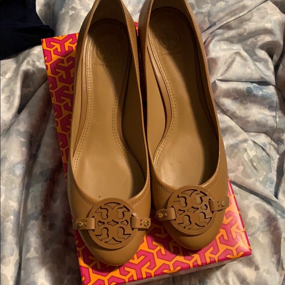 Tori Burch Gabriel Pump